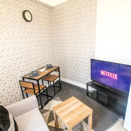 Cozy And Charming - 1 Bedroom Apartment - Free Parking, Transit Links, Close To Stadiums مانشستر المظهر الخارجي الصورة