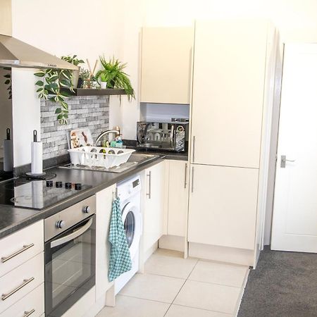 Cozy And Charming - 1 Bedroom Apartment - Free Parking, Transit Links, Close To Stadiums مانشستر المظهر الخارجي الصورة